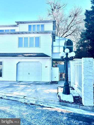 37 Hunters Pointe Dr. Millsboro, DE 19966