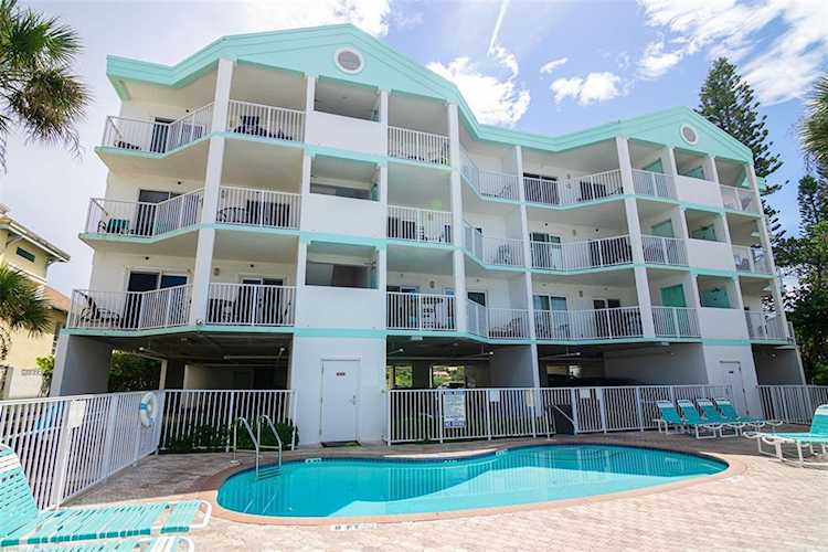 24 Gulf Blvd #1A Indian Rocks Beach, FL 33785
