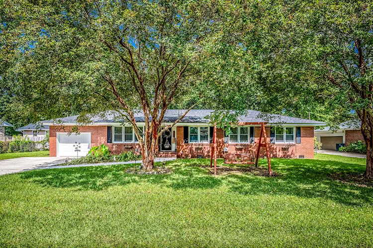 1839 St Julian Dr Charleston, SC 29407
