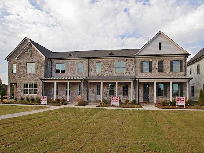 909 Ufton Aly Collierville, TN 38017