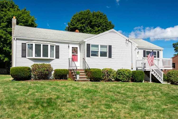 29 Anna Rd Woburn, MA 01801