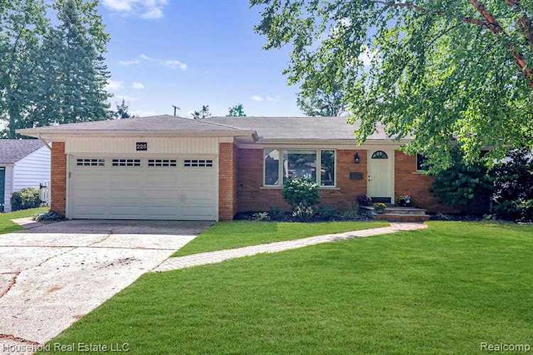 225 Croswell, Romeo, MI 48065 in Phillips & Russells Addition(Romeo/Wash)|Macomb MLS# 60136273 Photo 1