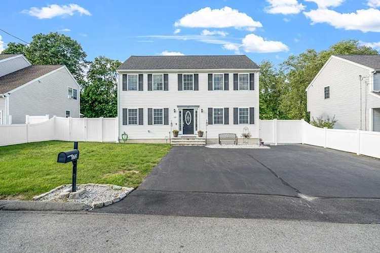 172 18th St. Lowell, MA 01852