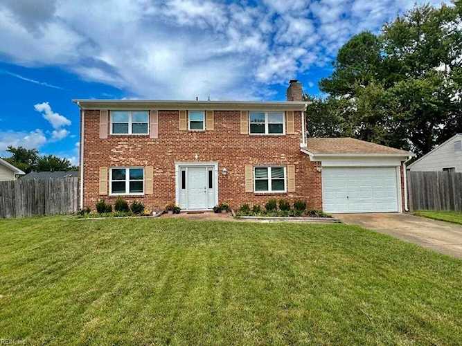 3010 Guenevere Dr Chesapeake, VA 23323 | MLS 10456934 Photo 1
