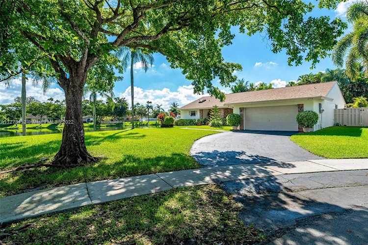 13750 Green Cove Pl Davie, FL 33325