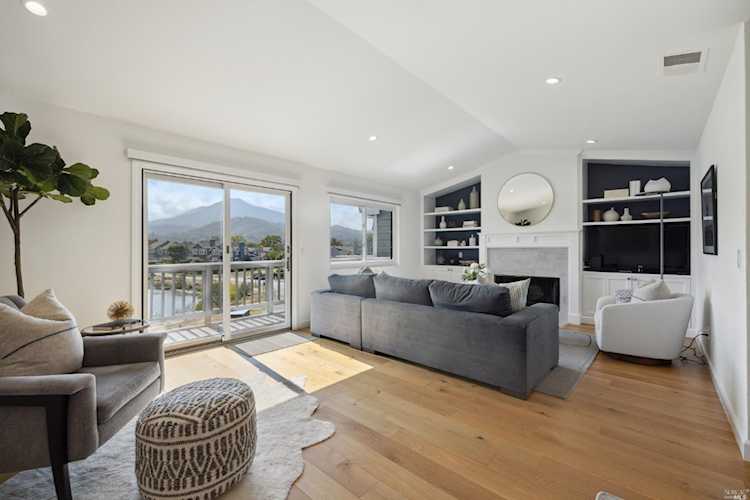 28 Drakes View Circle Greenbrae, CA 94904