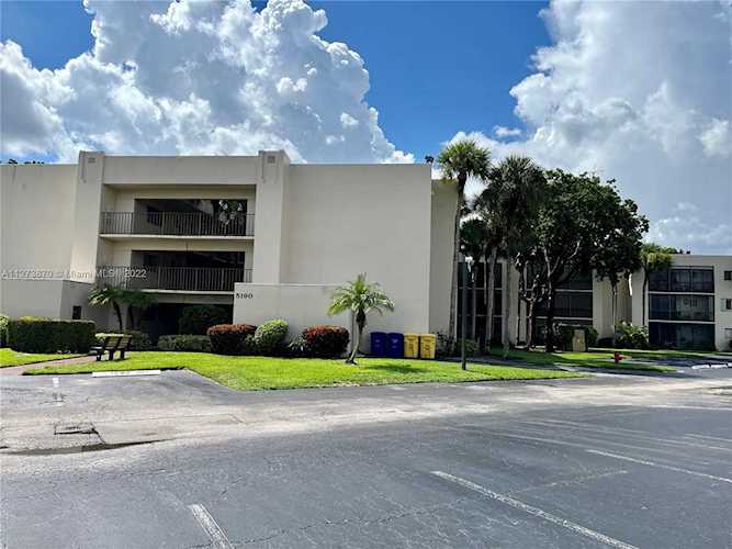5190 Las Verdes Cir #105 Delray Beach, FL 33484