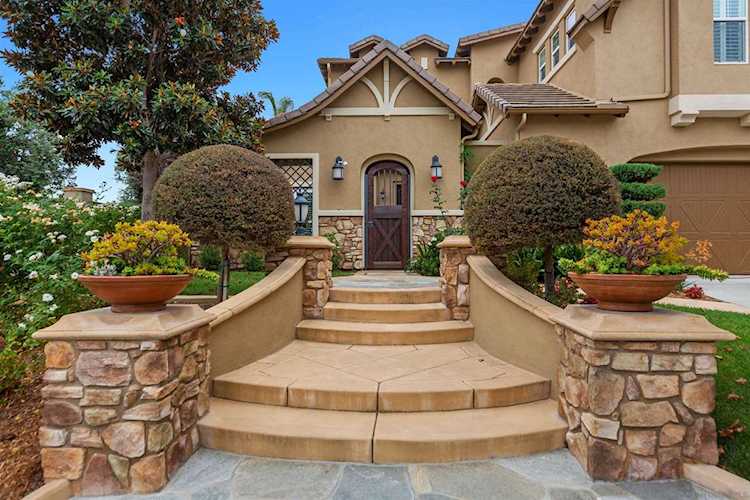 7199 Sitio Caballero Carlsbad, CA 92009