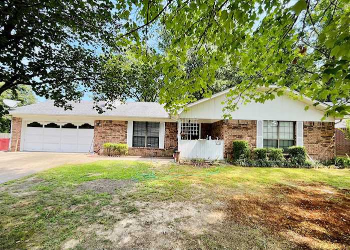 721 Resimont Dr Russellville, AR 72801
