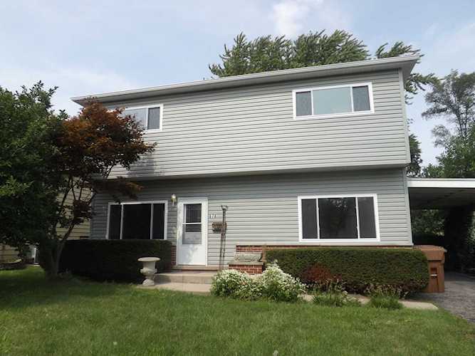 678 Leslie Ln Glendale Heights, IL 60139