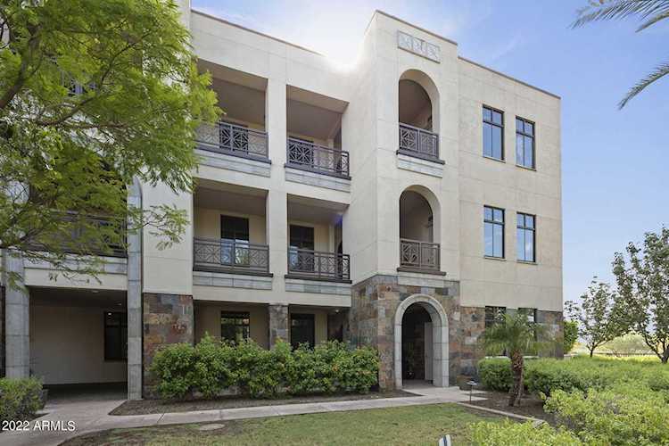 2 Biltmore Estates #112 Phoenix, AZ 85016