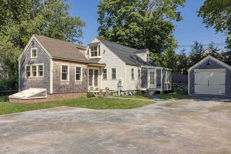 39 Dearborn St Portsmouth, NH 03801