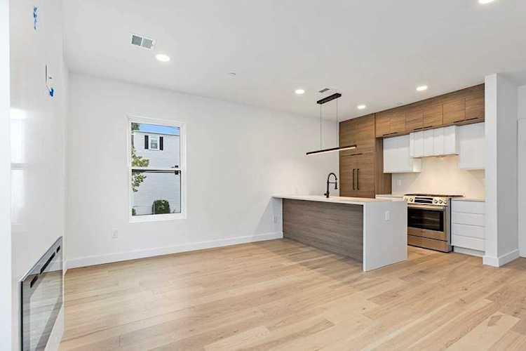 118 Spring St #2 Cambridge, MA 02141 | MLS 73037525 Photo 1