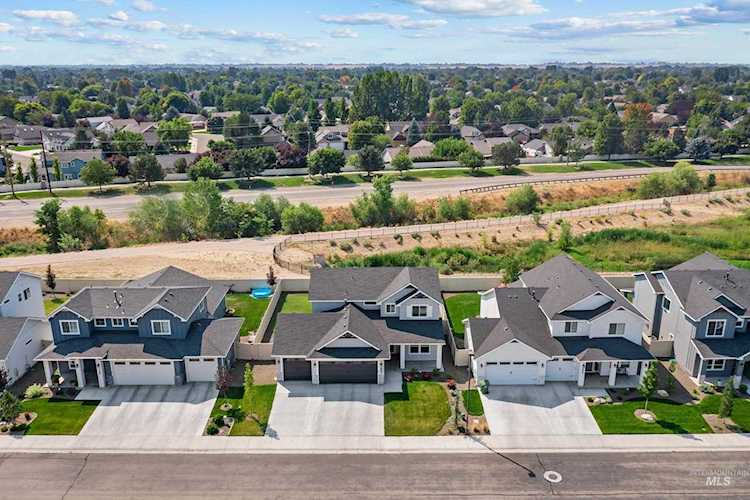1801 W Wind Drift St Meridian, ID 83646