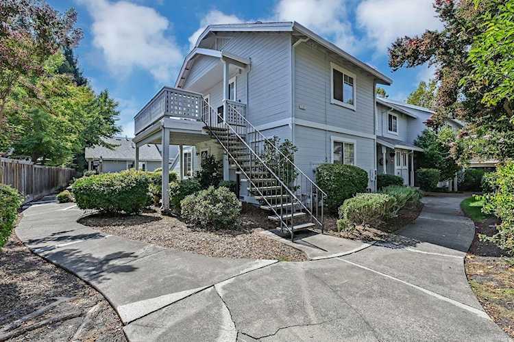 2162 Sunleaf Lane Santa Rosa, CA 95403 | MLS 322085538 Photo 1