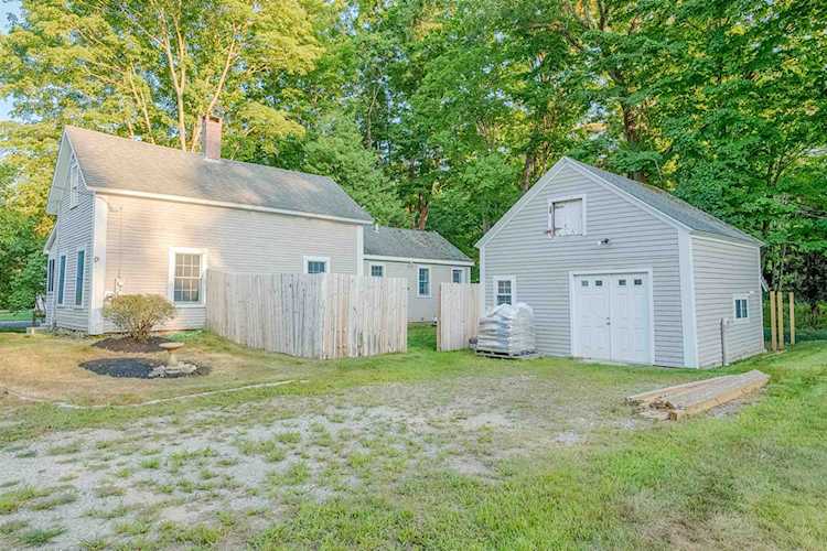 Bean Group | 396 South Rd Brentwood 03833 NH | home for sale Photo 1