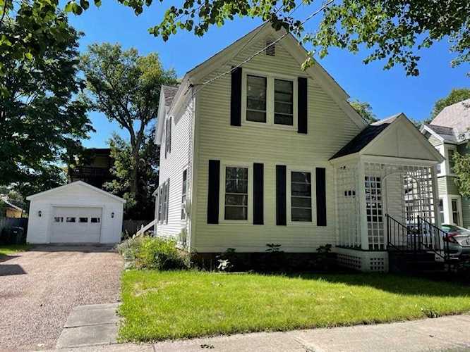 39 Converse Ct Burlington, VT 05401