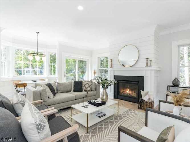 28 W 3Rd St New Providence Boro, NJ 07974