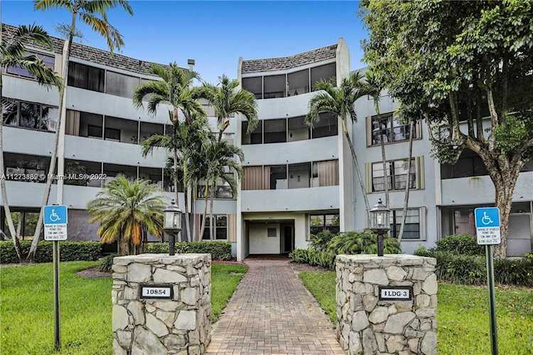 10854 SW SW 88th St #415 Kendall, FL 33176