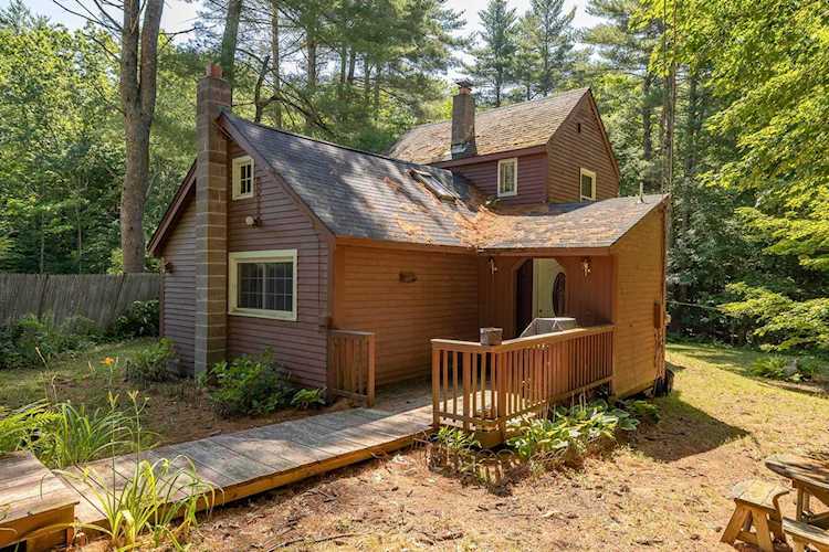 Bean Group | 4 Juniper Ln Brentwood 03833 NH | home for sale Photo 1