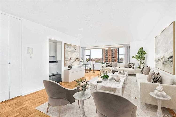 2500 Johnson Avenue #11T Bronx, NY 10463