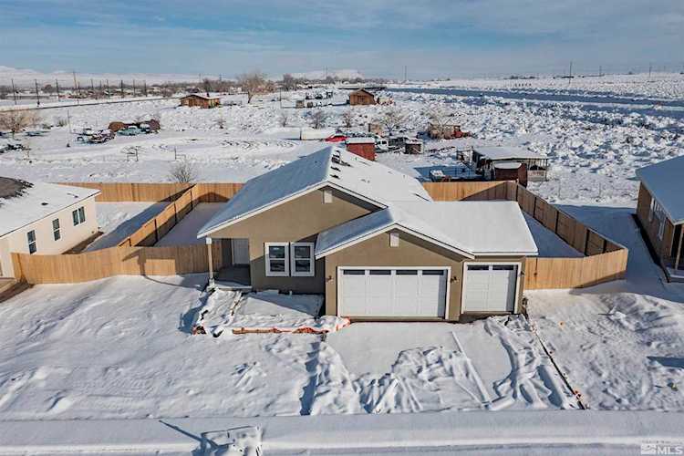 1326 Serenity Circle Fernley, NV 89408