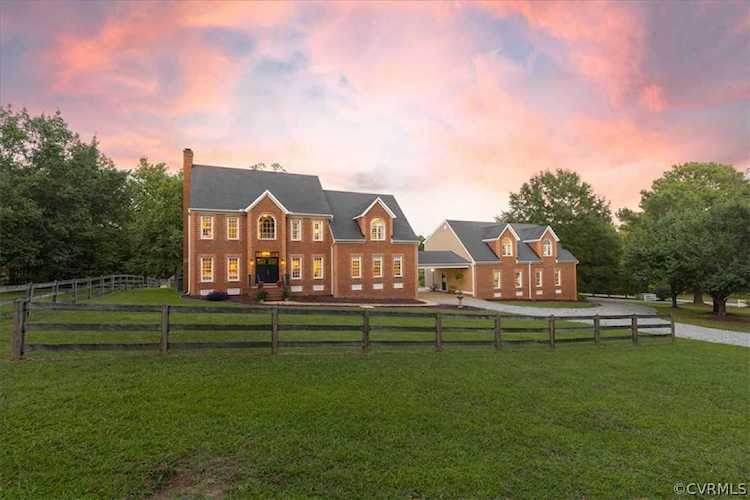 305 Antler Pond Dr Powhatan, VA 23139
