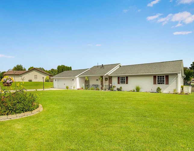 1799 E Springfield Drive Warsaw, IN 46582