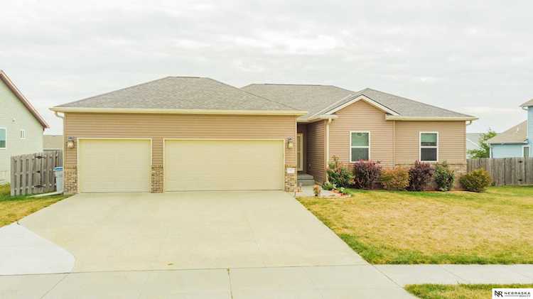 50 Switchgrass Ln Bennet, NE 68317