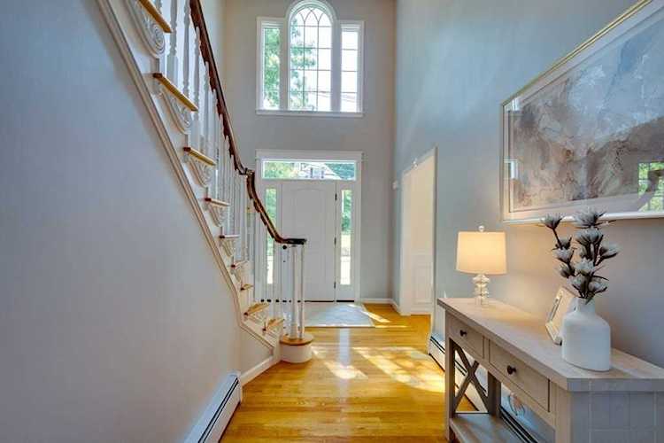 30 Eaton Ave Woburn, MA 01801