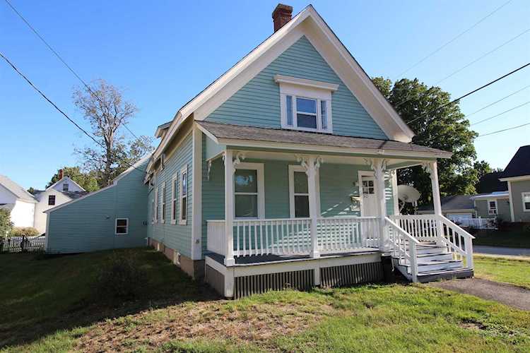 30 Central St Farmington, NH 03835