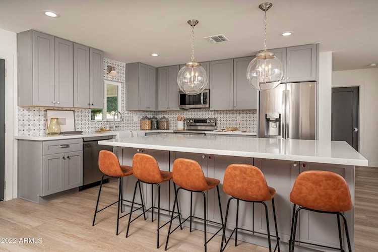 8601 E Mitchell Drive Scottsdale, AZ 85251