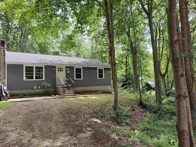 2 Washington Dr Raymond, NH 03077 | MLS 4924221 Photo 1