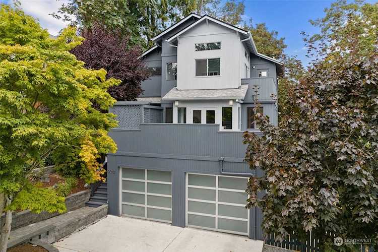 3012 E Yesler Way Seattle, WA 98122