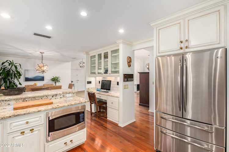 8061 N Via Palma Scottsdale, AZ 85258