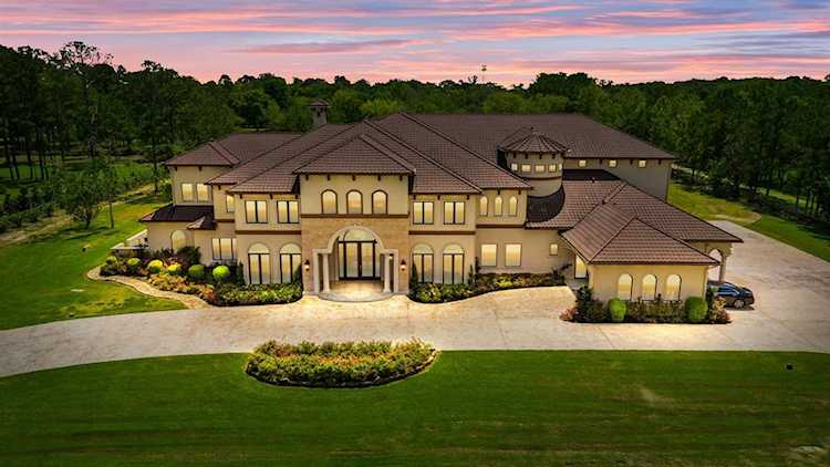 10 Wilderness Trl Friendswood, TX 77546
