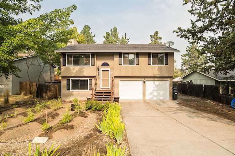 1676 NE Cackler Ln Bend, OR 97701