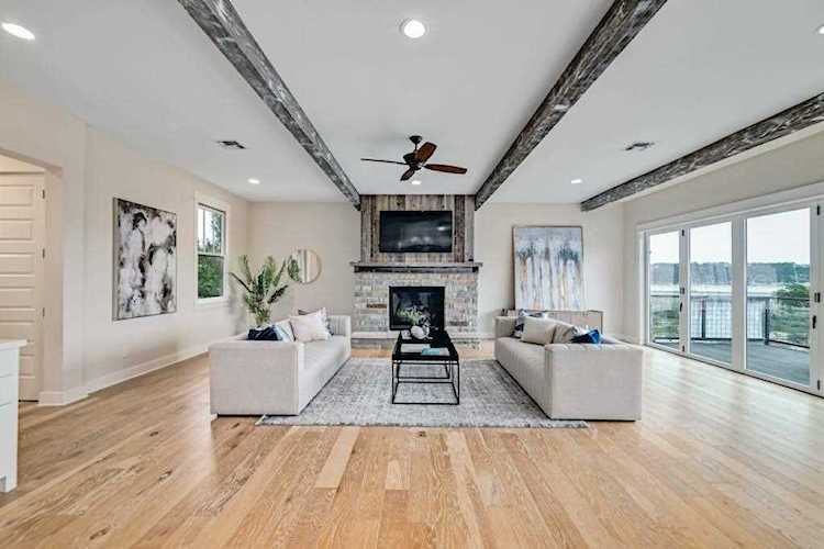 2217 Seabiscuit CV #107 Spicewood, TX 78669