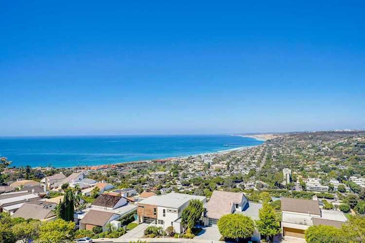 2352 Via Capri Ct. La Jolla, CA 92037