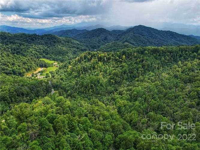 9999 Windy Gap Rd Mars Hill, NC 28754