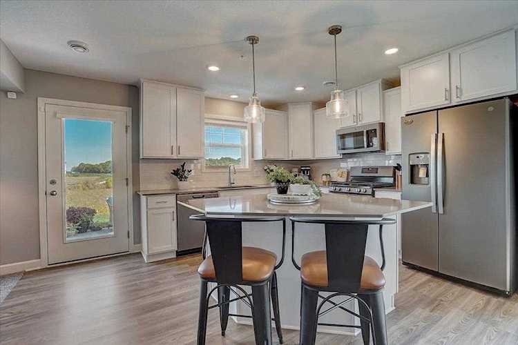 14330 Arctic Circle Rosemount, MN 55068