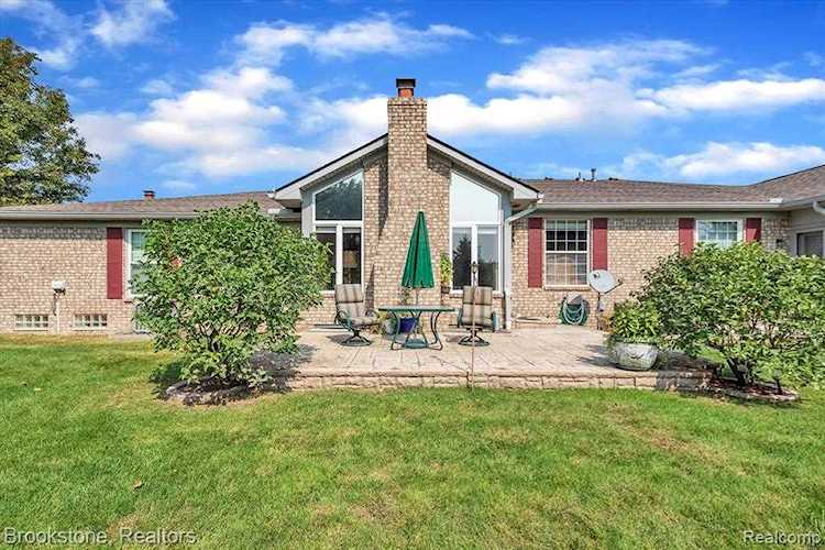 48655 Medora Utica, MI 48315