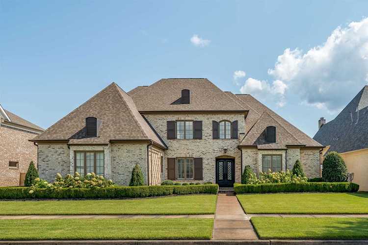 9240 E Enclave Green Ln Germantown, TN 38139