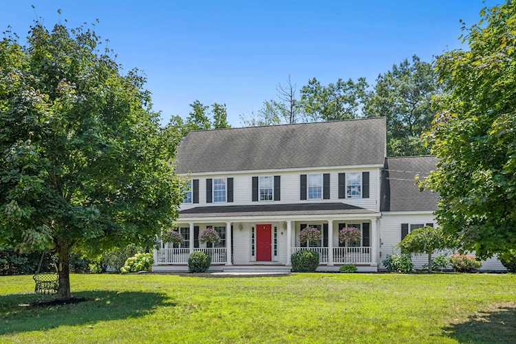 9 Moose Hollow Rd Litchfield, NH 03052
