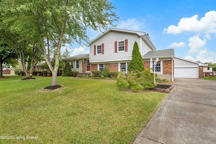 8008 Harrod Wood Ct Louisville, KY 40291