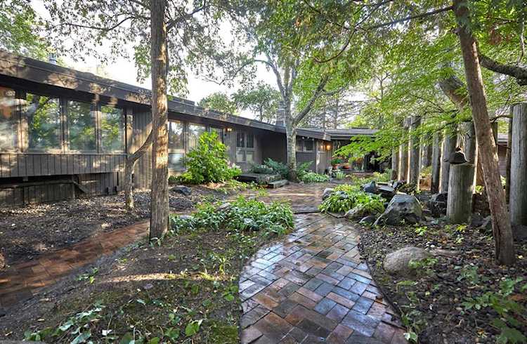 9913 Dellridge Road Bloomington, MN 55425