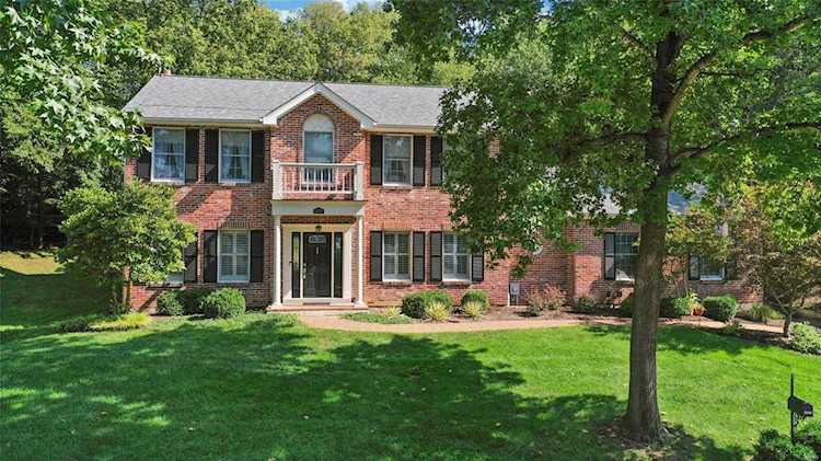 14707 Windsor Valley Ct Chesterfield, MO Parkway Central 63017 | The Gellman Team Photo 1