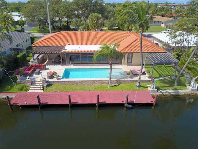 3830 NE 23rd Avenue Lighthouse Point, FL 33064