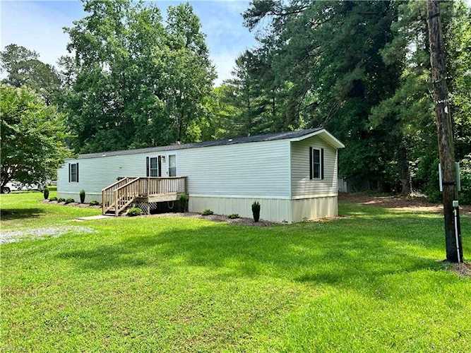 171 Oakwood Dr Surry, VA 23883