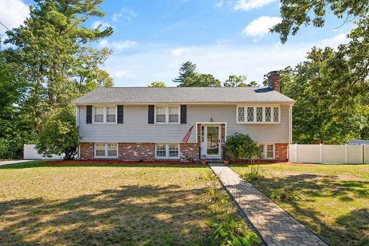 137 Andover Rd Billerica, MA 01821